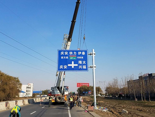 长沙长沙道路护栏网网片该如何进行正确的选购呢？